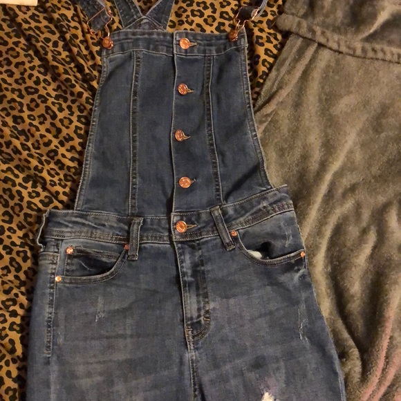 Cute Overalls - Picture 1 of 2